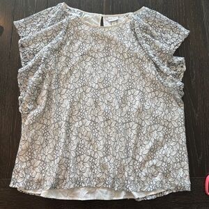 Ava‎ & Viv Lace Overlay Floral Flutter Sleeve Top